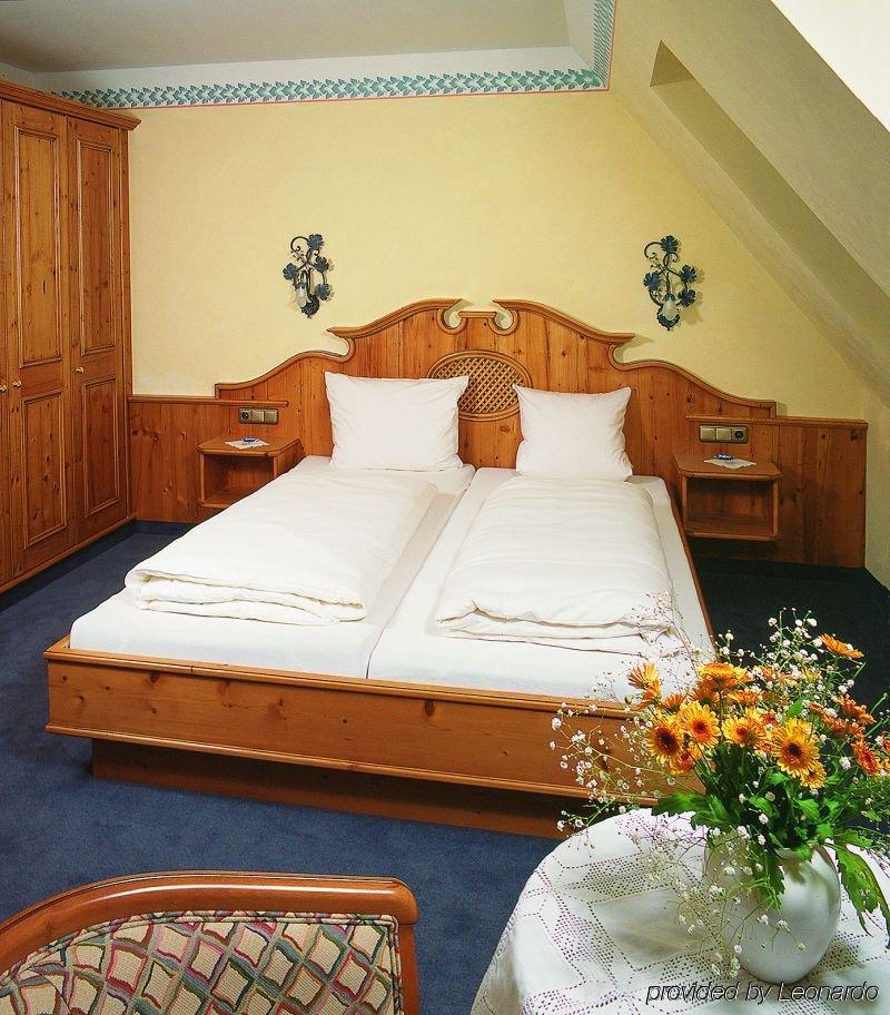 Akzent Hotel Krone Helmstadt Room photo